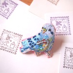 刺繍インコのブローチ