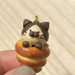 ねこチョココロネ ハチワレ(丸目小顔)ハートキーホルダー