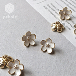 【2pcs】ボタン フラワー 5弁花 メタル ホワイト ゴールド