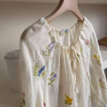 【受注製作】100%ラミー ゆったりブラウス ナチュラル 草花刺繡