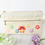 くまみと花畑の刺繍ポーチ 2way 裏地付き 小物入れ ペンケース ショルダーポーチ ギフト プレゼント ビーズ刺繍 動物 お出かけ ナチュラル ベージュ 綿 キャンバス 