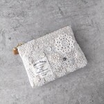  【R様リクエスト品】レースとボタンの大人可愛いポーチ＊お薬ポーチ・小物入れに