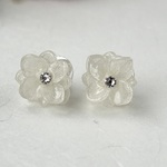 透ける紫陽花のピアス｜本物のお花・金属アレルギー対応・プリザーブドフラワー　シルバー