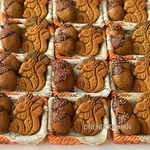 リスのクッキーとどんぐりケーキ
