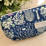 リバティ　ミニふわふわクロワッサンポーチ　YOSHIE　青