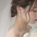 H171.再販‪‪🌼主役 大ぶりフラワー ピアス イヤリング パール ゆれる お花 キラキラ 金属アレルギー対応 花嫁 ウエディング ブライダル 結婚式 お呼ばれ デート 女子会 特別 gold
