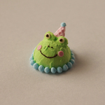 ミニチュア　 カエルケーキ（ピンク）