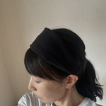 シンプルな幅広カチューシャ（ハーフリネン・ブラック） chika　ヘアバンド　ターバン　黒