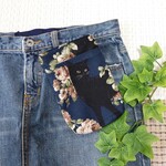スマホが入る 移動ポケット タテ 縦型 ふた無し ネイビー 黒猫とお花 × 紺色 大人にも スマホポーチ