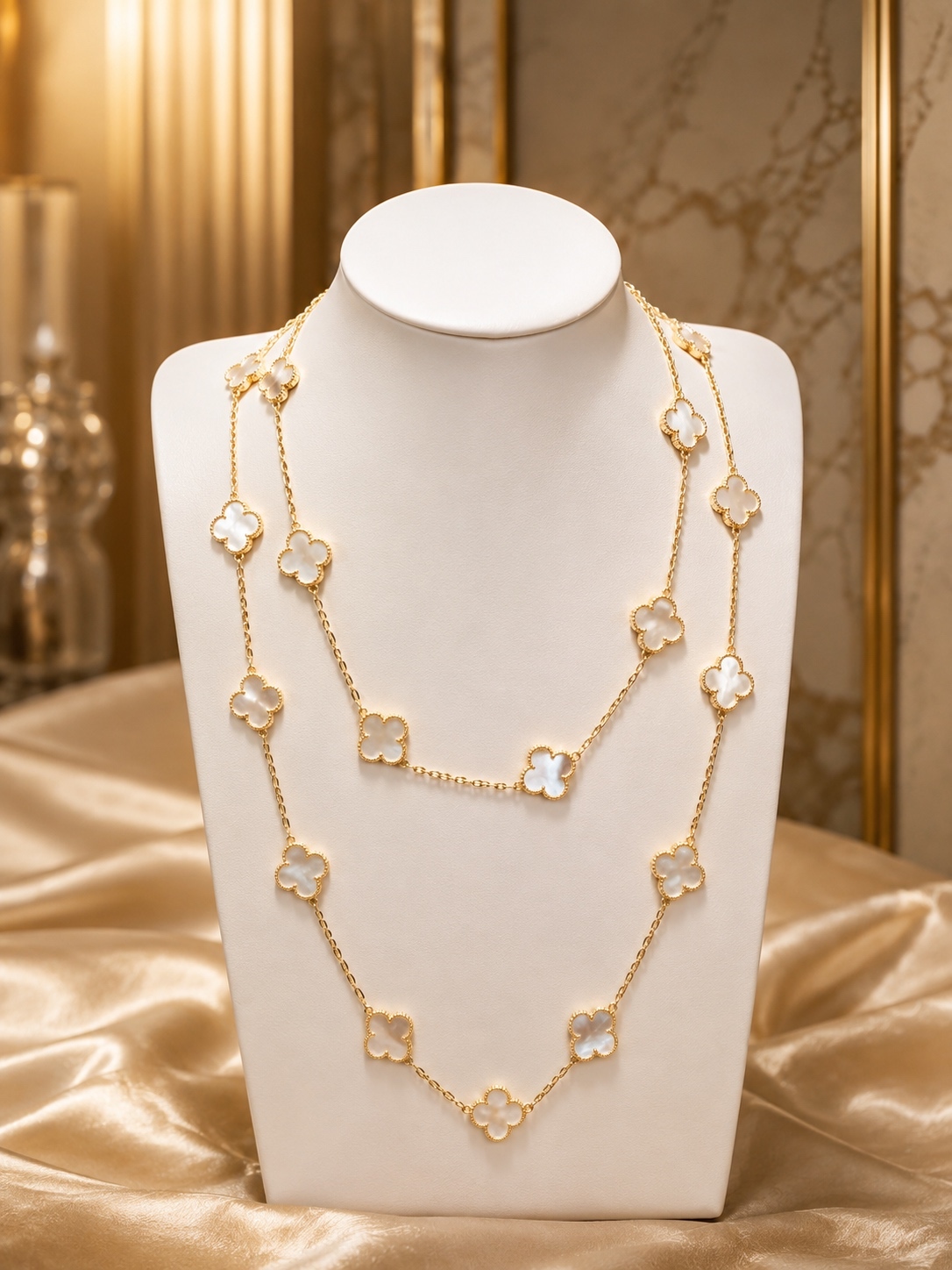 クローバー型ネックレス ゴールド　パール　白 20モチーフネックレス／マザーオブパール×YellowGold／クローバー