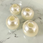 4個 20mm 大穴 プラスチック ビーズ  パール