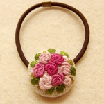 アンティークピンク バラ刺繍 くるみボタンヘアゴム
