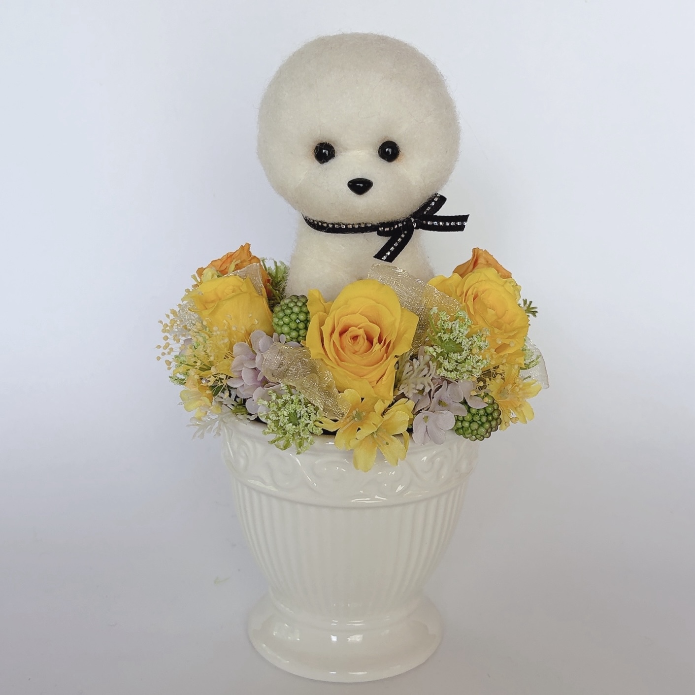 ビションフリーゼのプリザーブドフラワーアレンジメント（イエロー）　犬　母の日　花　お祝い　プレゼント　ギフト　おしゃれ　かわいい 10,212円