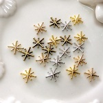再販 クリスマスの星　キラキラ４色セット　レジン。デコ素材