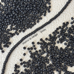 2mm  マットブラック　ガラスシードビーズ　