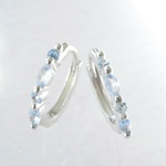 《涼しげブルー×透明感》アクアマリン ワンタッチフープピアス／イヤリング シルバー　夏アクセサリー
