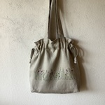 手刺繍入り巾着バッグ(送料無料)リネン地