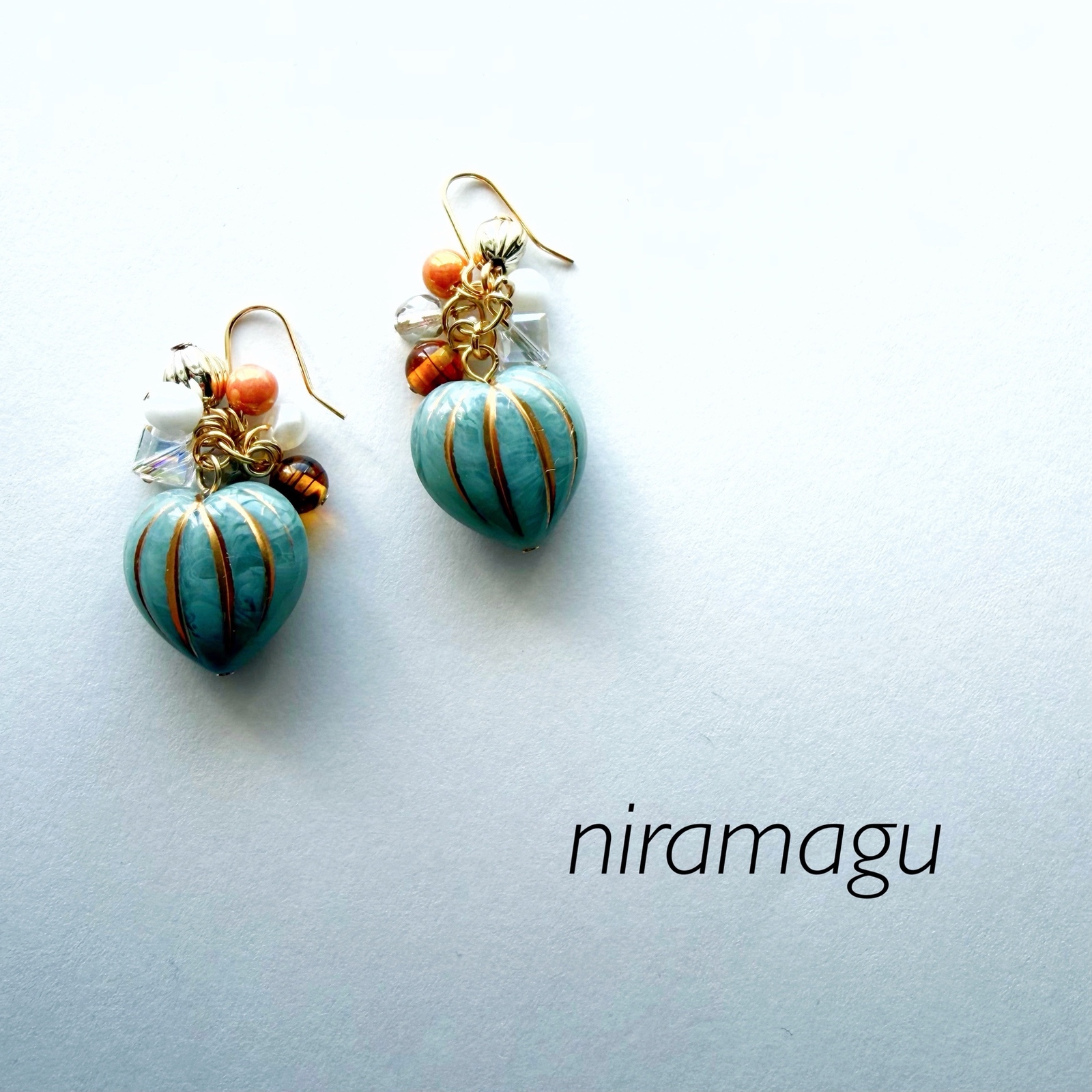 ウッドビーズとアンティークビーズのピアス - niramagu GALLERY 