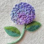 コットンリネンと刺繍のあじさいのブローチ