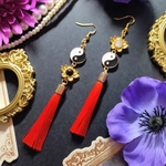 【色オーダー可】陰陽とタッセルのピアス（イヤリング）赤　和風　チャイナ　中華風　中華風ピアス　チャイナピアス　チャイナアクセサリー　華ロリ　オリエンタル　蓮の花　蓮　アクセサリー　推し活　推し色