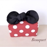 【リボンのお弁当袋】保冷保温　 ドット(赤)×黒　大人かわいい/ポーチ/ランチバッグ