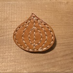 レザー　ブローチ　玉ねぎ　オニオン