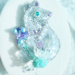 雪　ギツネのオートクチュール刺繍ブローチ