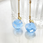 ⋆⸜ new ⸝⋆ 青空を閉じ込めたりんごピアス・イヤリング｜水色レジンの揺れる夏アクセサリー｜受注制作