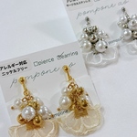 再販多数🤍レースフラワー 小粒パール ピアス／イヤリング