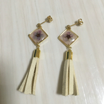 タッセルとレジンのピアス