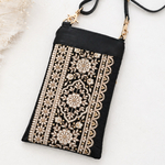 インド刺繍　スマホショルダー　スマホポシェット　サコッシュ　ブラック　黒　軽量　ファスナーポケット付き　フェイクレザー　合皮　上品　フリル　キラキラ　