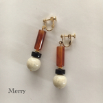 アクリルビーズのピアス（イヤリング）