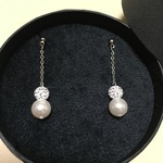 クリスタルピアス
