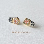 m様オーダー品 「葉っぱと花とダルメシアン」金継ぎアクセサリー　ピアス　金アレ対応　割れた器と天然石　ダルメシアンジャスパー