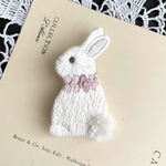 ［受注制作］うさぎの刺繍ブローチ