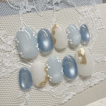 【お花】爽やかブルーの奥行きマグネット＆白いぷっくり小花の上品ネイルチップ / 大人可愛い ミラーフラワー