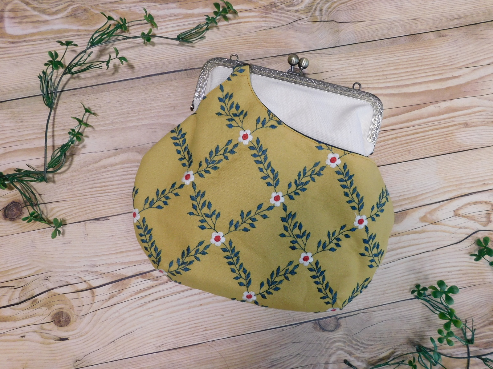 刺繍 - ショルダーバッグの人気通販 | minne byGMOペパボ 国内最大級の 