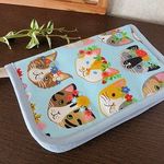 通帳・お薬手帳ケース(花飾りの猫)