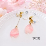 桜の花びらピアス/イヤリング🌸ゴールドピンク