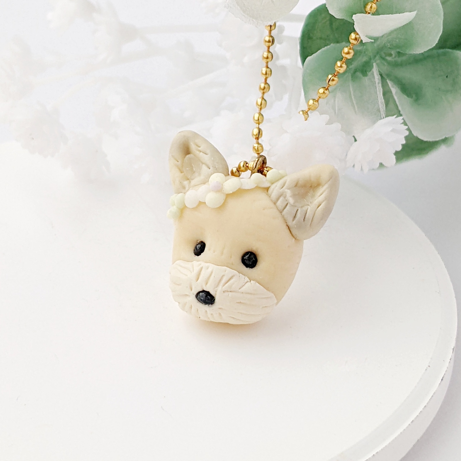 ヨークシャーテリア キーホルダー｜花冠をのせた小さな癒しの犬 