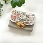 コロンっとかわいい　ミニ財布　インド刺繍リボン　