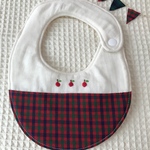 スタイ〈りんごの刺繍 ふかふかスタイ〉