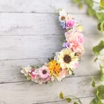 夏のピンクの三日月リース(約32㎝)ひまわりリース    玄関リース   ピンクリース　 結婚祝い    出産祝い    新築祝い