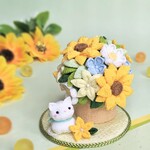 夏の花飾り＊向日葵と白猫＊ちりめんつまみ細工＊置き飾り