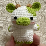 ハンドメイド メロンカラーのちびうしちゃん あみぐるみ キーホルダー