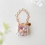 人気＊プチがま口チャーム｜ラベンダーミスト × フラワー刺繍｜【花霞のきらめき】インド刺繍リボン がま口 プチギフト バッグチャーム 小銭入れ 薬入れ 花柄 コインケース プレゼント