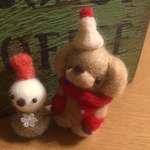 アプリコット.トイプードル赤のマフラー&手袋つけて雪だるま作っちゃった🎵