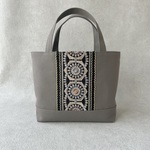 ◆再販◆ 【Mサイズ/ホック付】インド刺繍リボンのトートバッグ　グレー