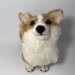 おすわりコーギー