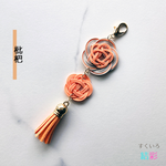 【SALE☆20%OFF】水引の親子梅結びの御守りチャーム・枇杷（びわ）